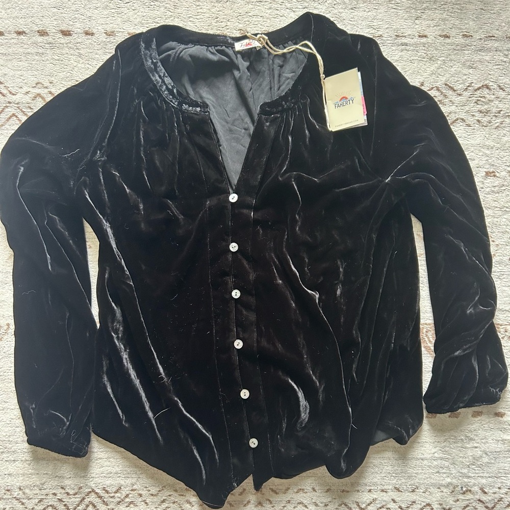 Faherty Luxe Black Velvet Top - Picture 6 of 7